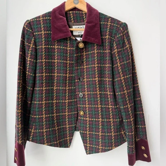 Vintage Kasper ASL tailored Women's Chanel style
Plaid blazer - Picture 3 of 9
